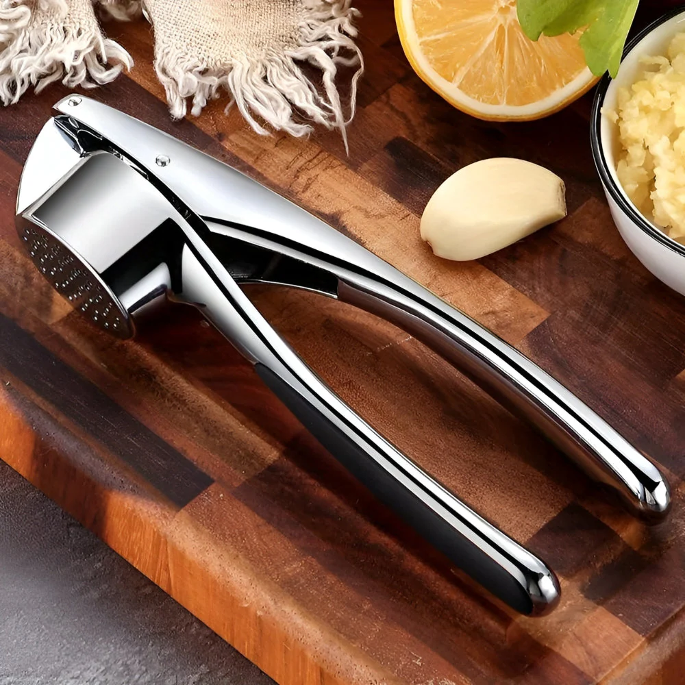 Minimalist Stainless Garlic Squeezer with Non-Slip Handle - Image 4