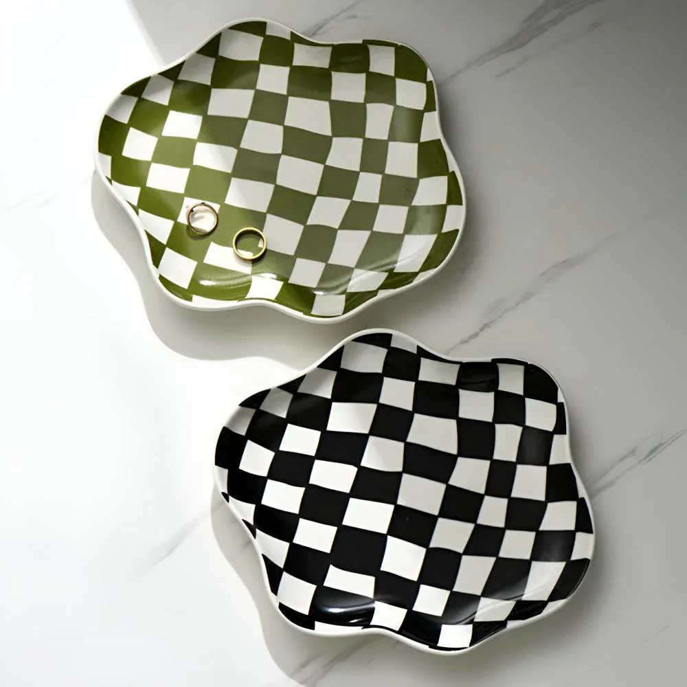 Classic Checkered Ceramic Plate - Image 3