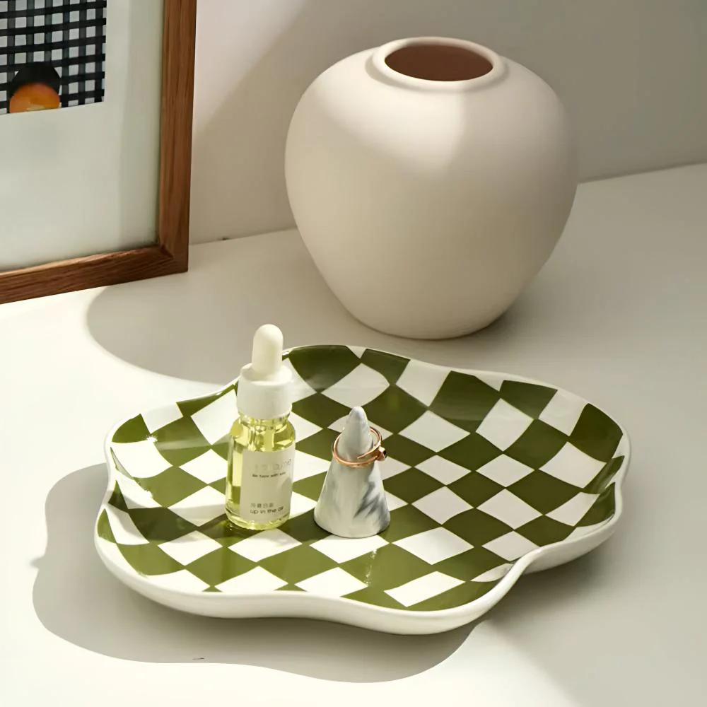 Classic Checkered Ceramic Plate - Image 6