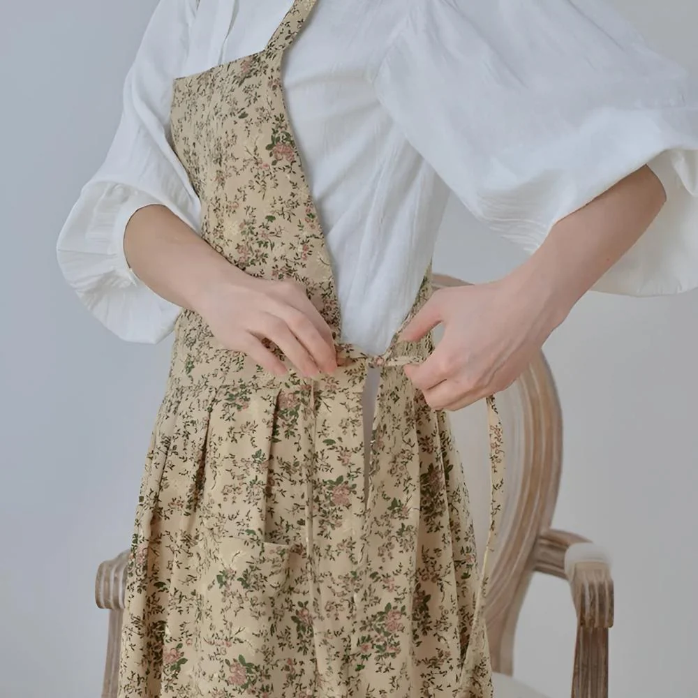 Classic Cotton Floral Apron - Image 8