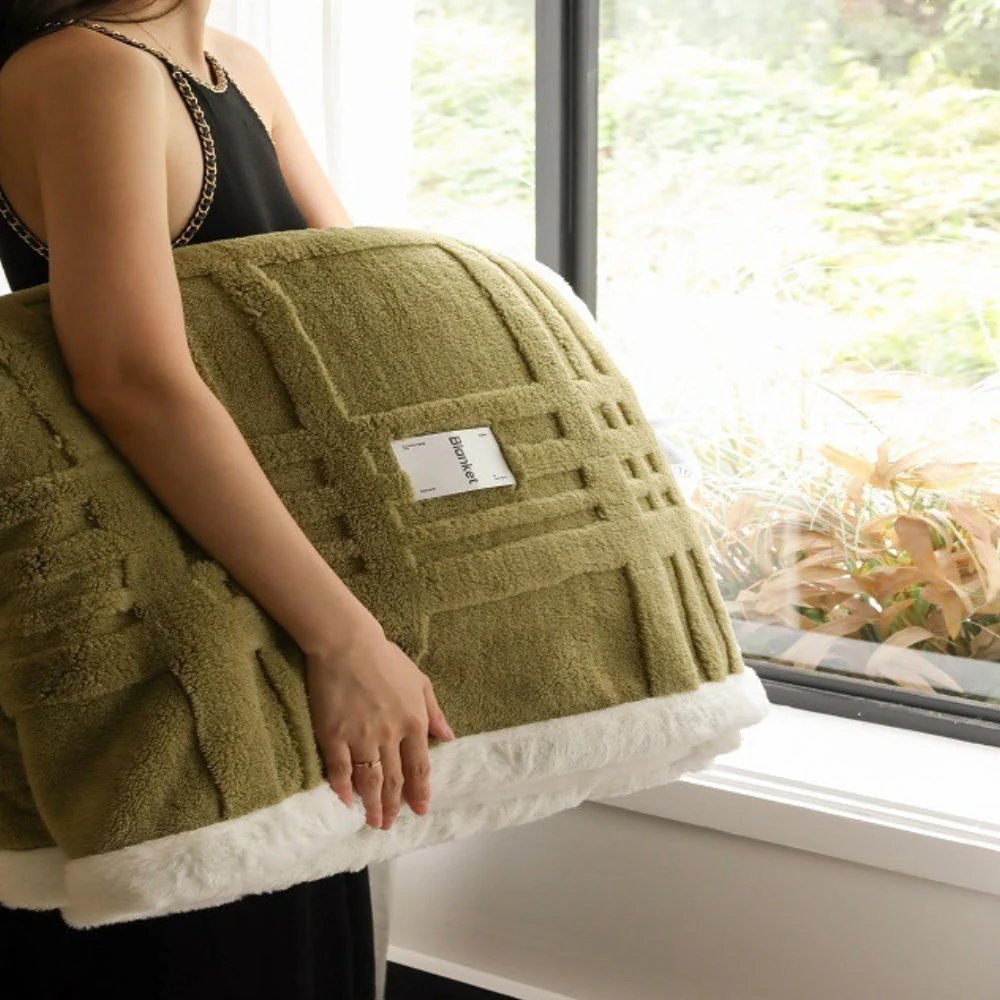 Cosmo Fluffy Winter Three-Dimensional Warm Blanket - Image 4