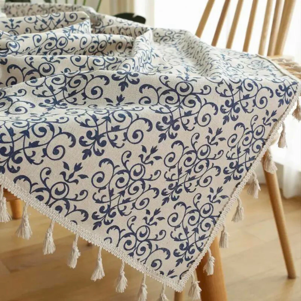 Cottage Chic Patterned Tablecloth - Image 4