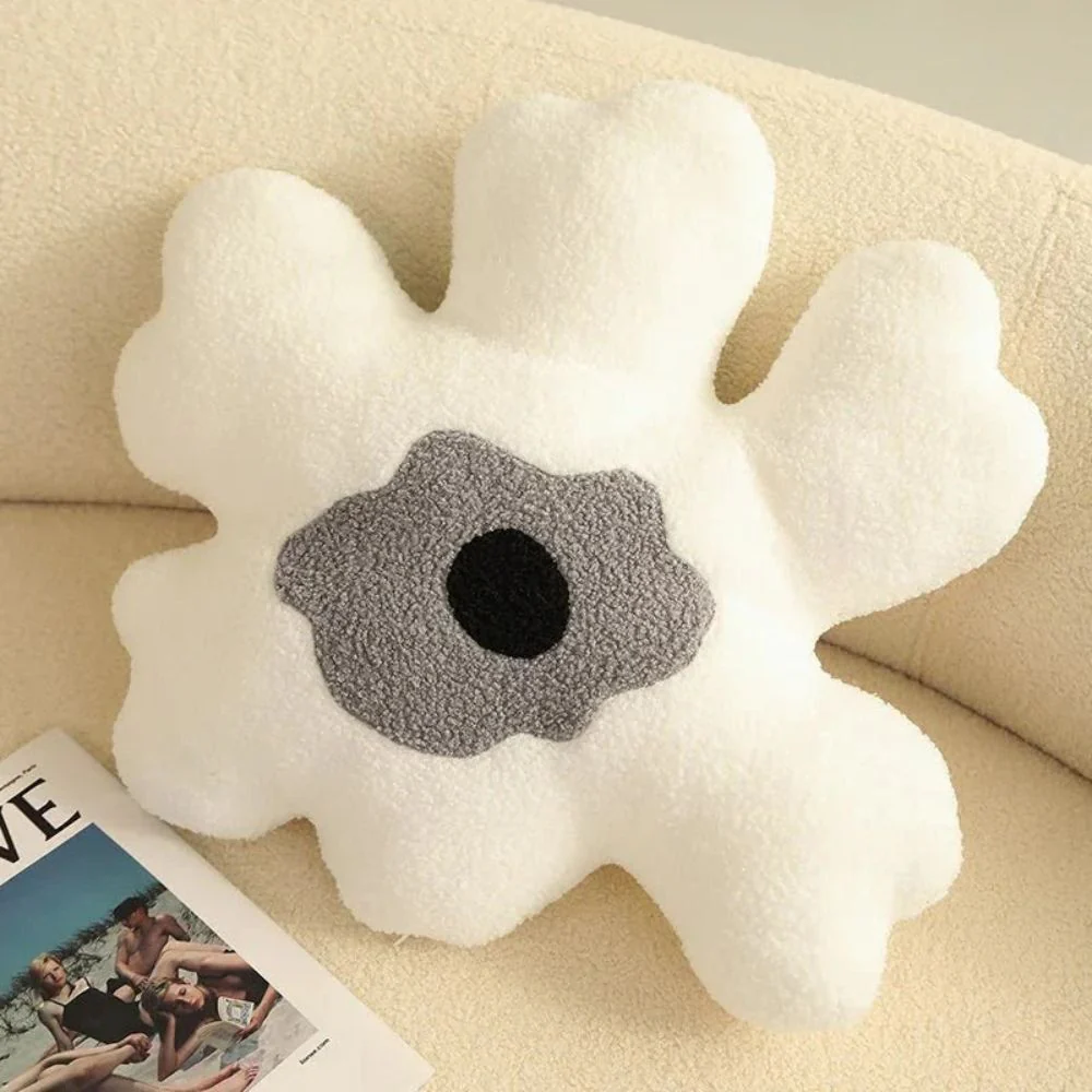 Daisy Doodle Cushion - Image 7
