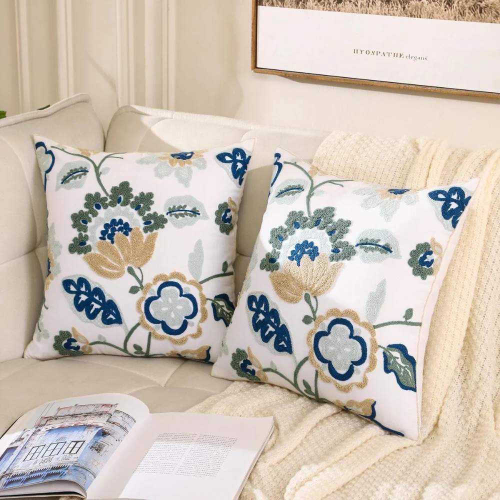Denza Farmhouse Floral Tufted Cushion Cover - Image 3