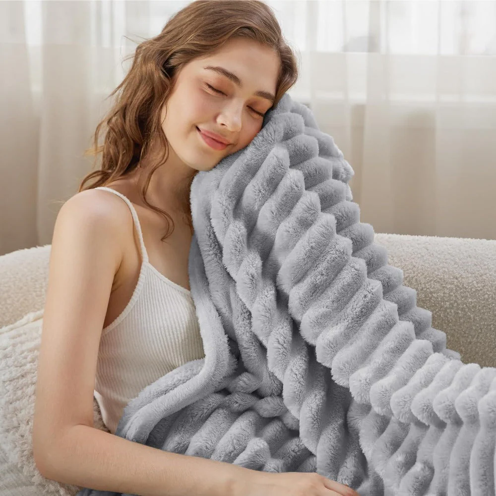 Plush Stripped Throw Blanket™️ - Image 4