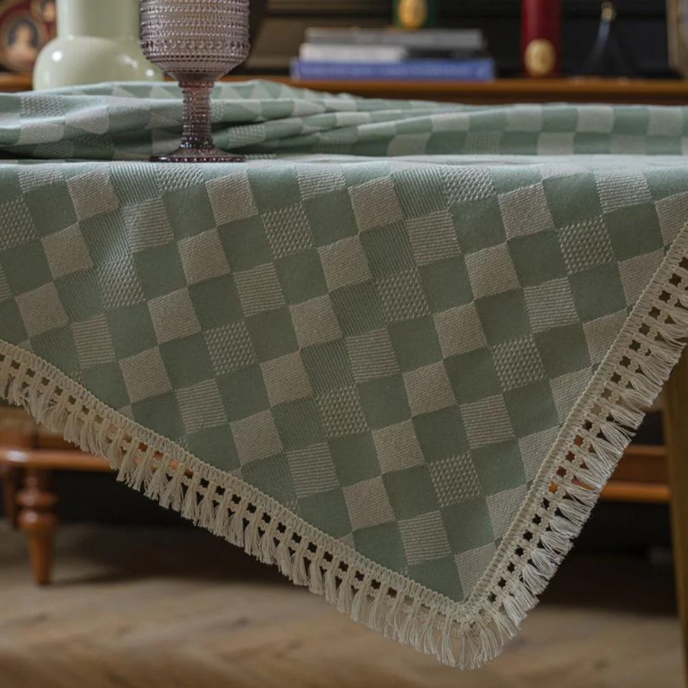 Heritage Checkered Tablecloth - Image 4
