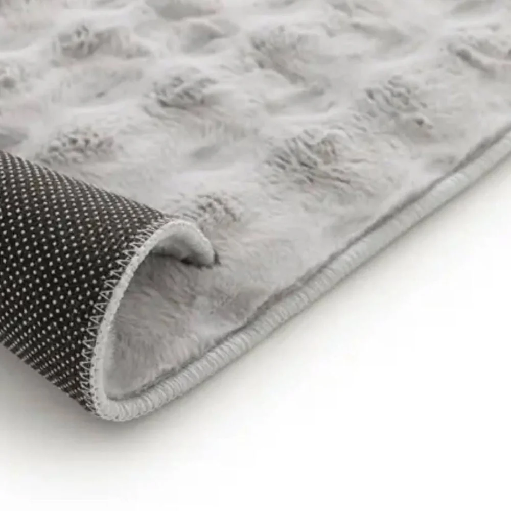 Luxury Faux Fur Pet Mat - Image 12