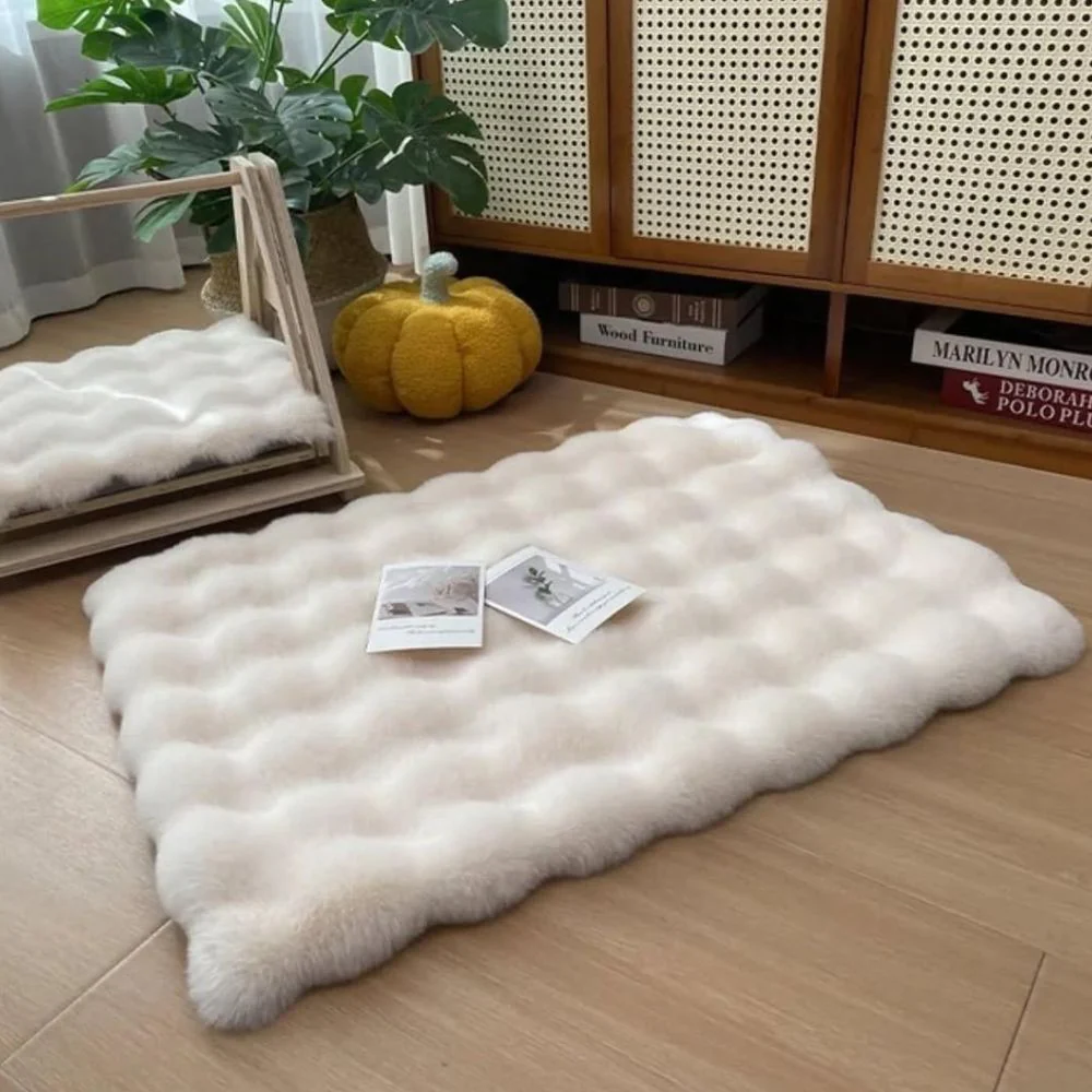 Luxury Faux Fur Pet Mat - Image 6