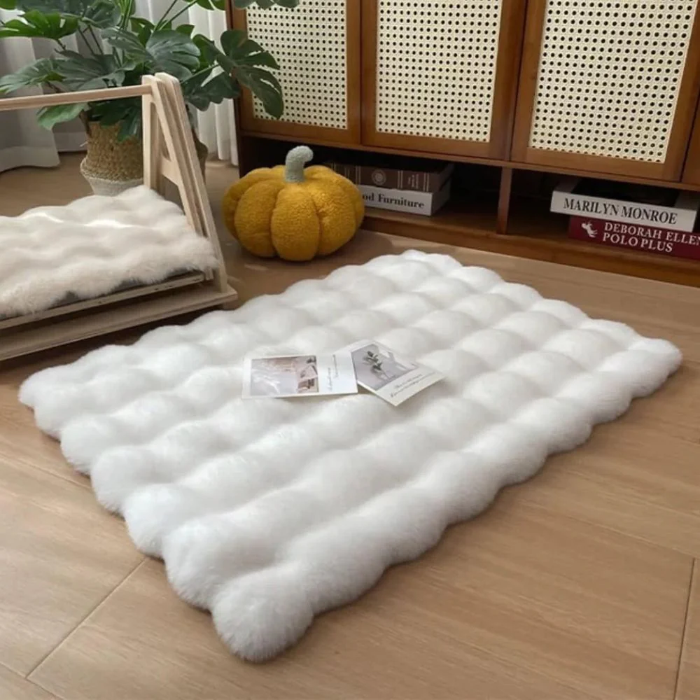 Luxury Faux Fur Pet Mat - Image 8