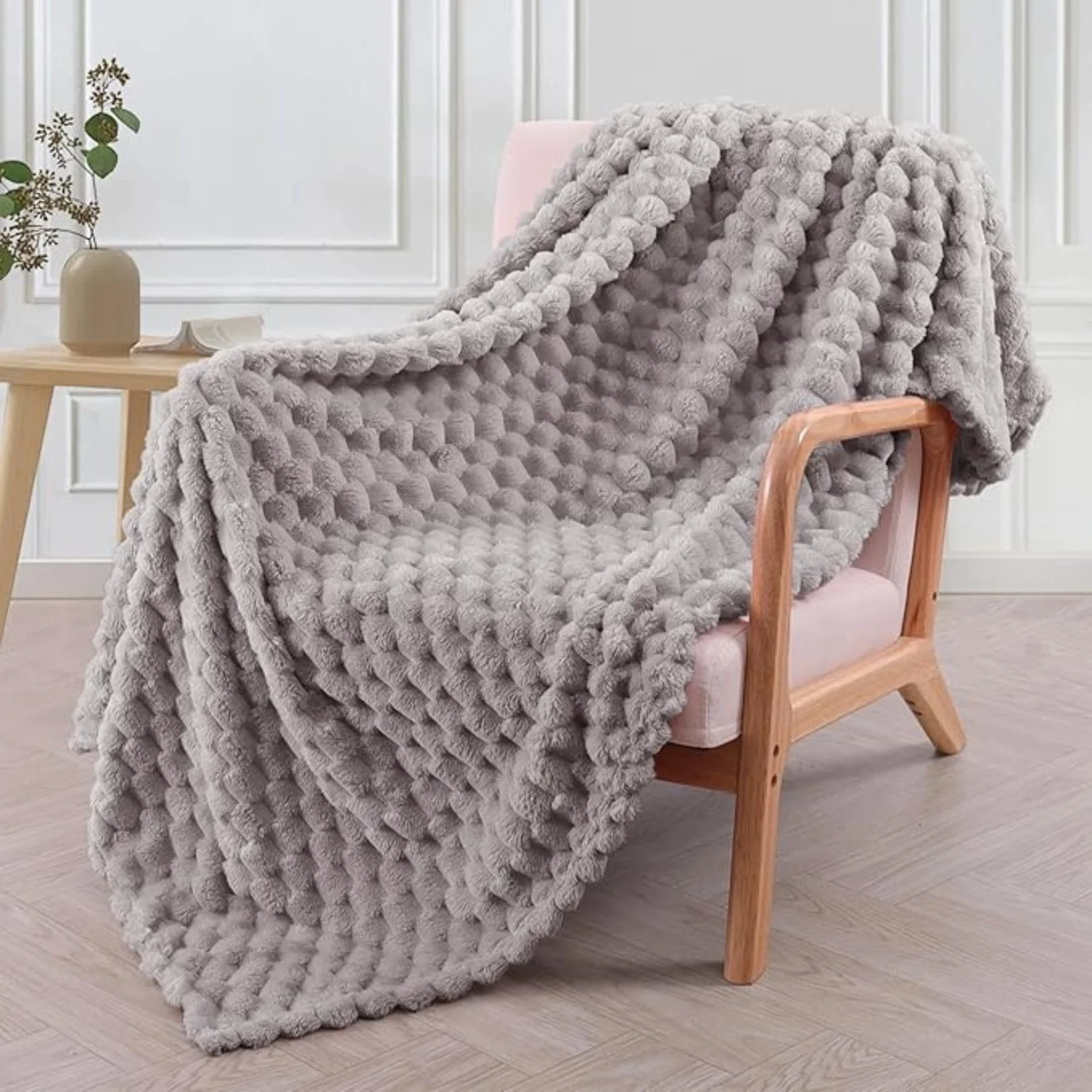 Marshmallow Comfort Throw Blanket - Image 4