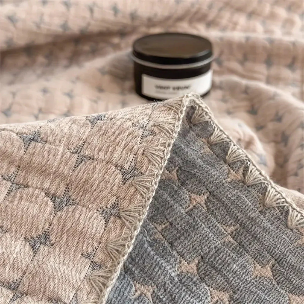 Matelassé Seersucker Reversible Cotton Blanket - Image 2