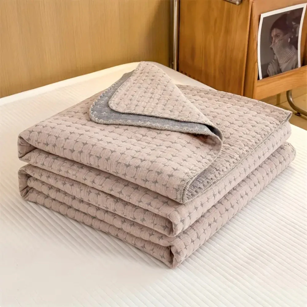 Matelassé Seersucker Reversible Cotton Blanket - Image 3
