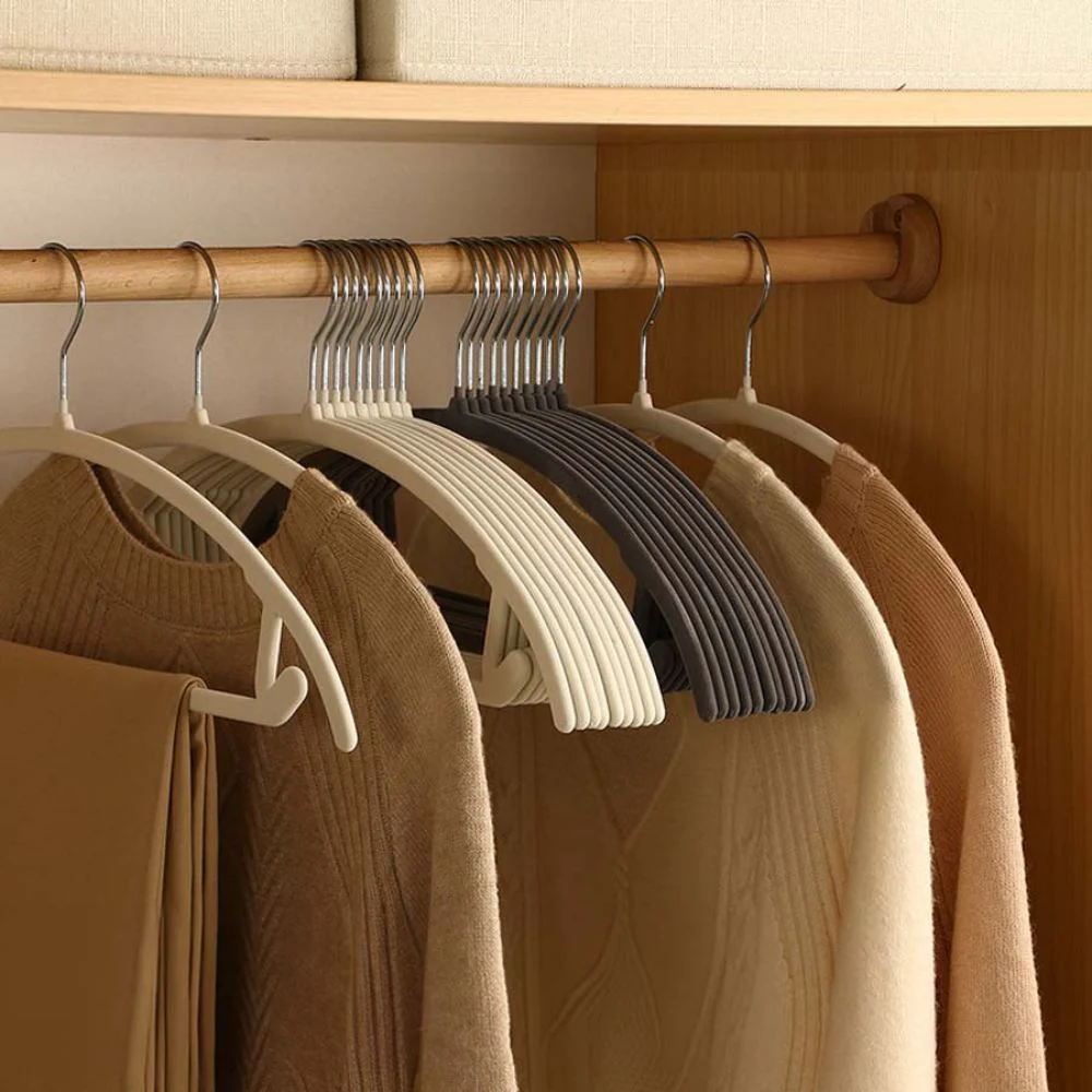 Non-Slip Curve Hangers | Set of 10 - Image 2