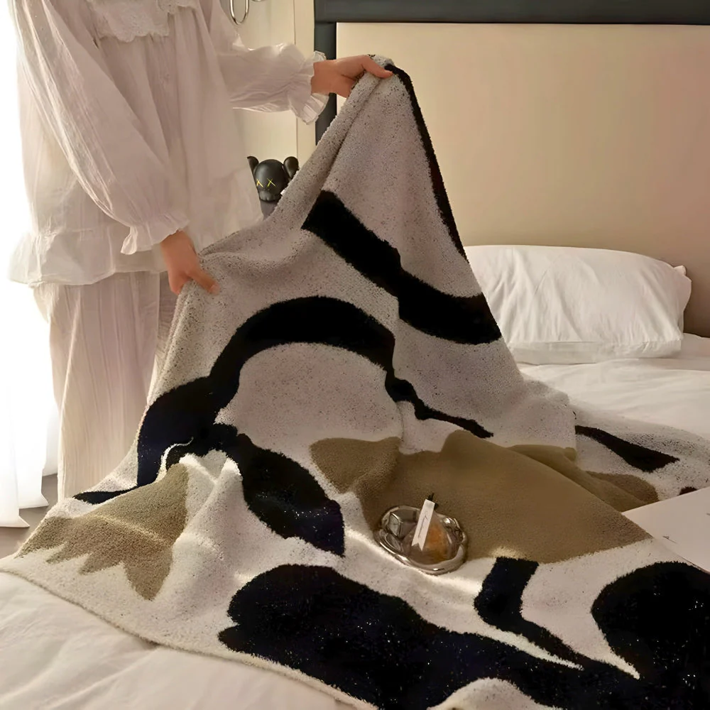 Onyx Cozy All-Season Travel Bed Blanket - Image 8