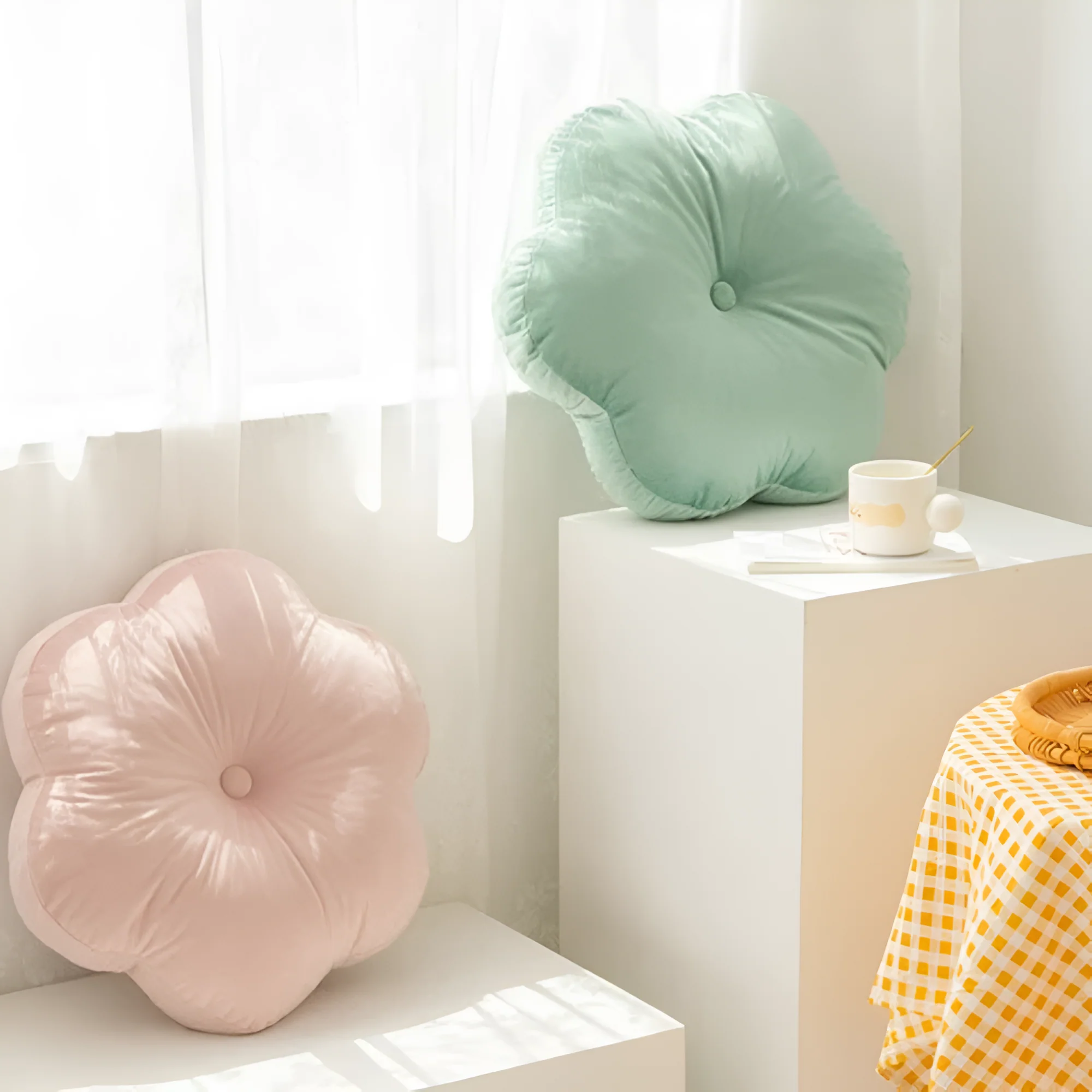 Plush Flower-Shaped Velvet Cushion - Image 2