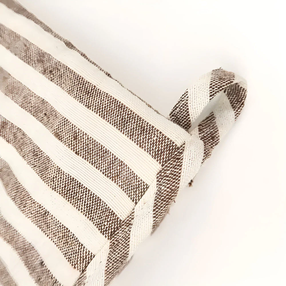 Premium Striped Heat-Resistant Oven Mitt - Image 3