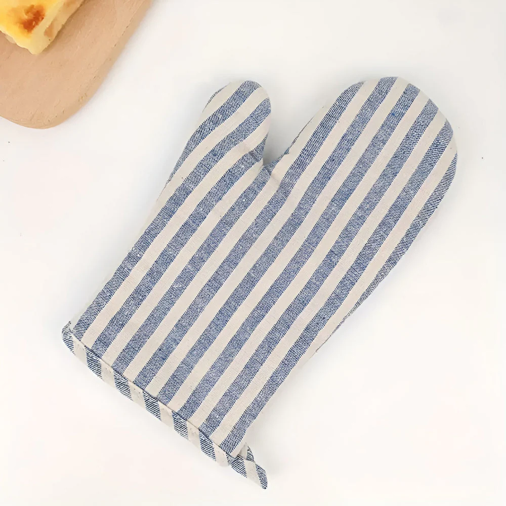 Premium Striped Heat-Resistant Oven Mitt - Image 4
