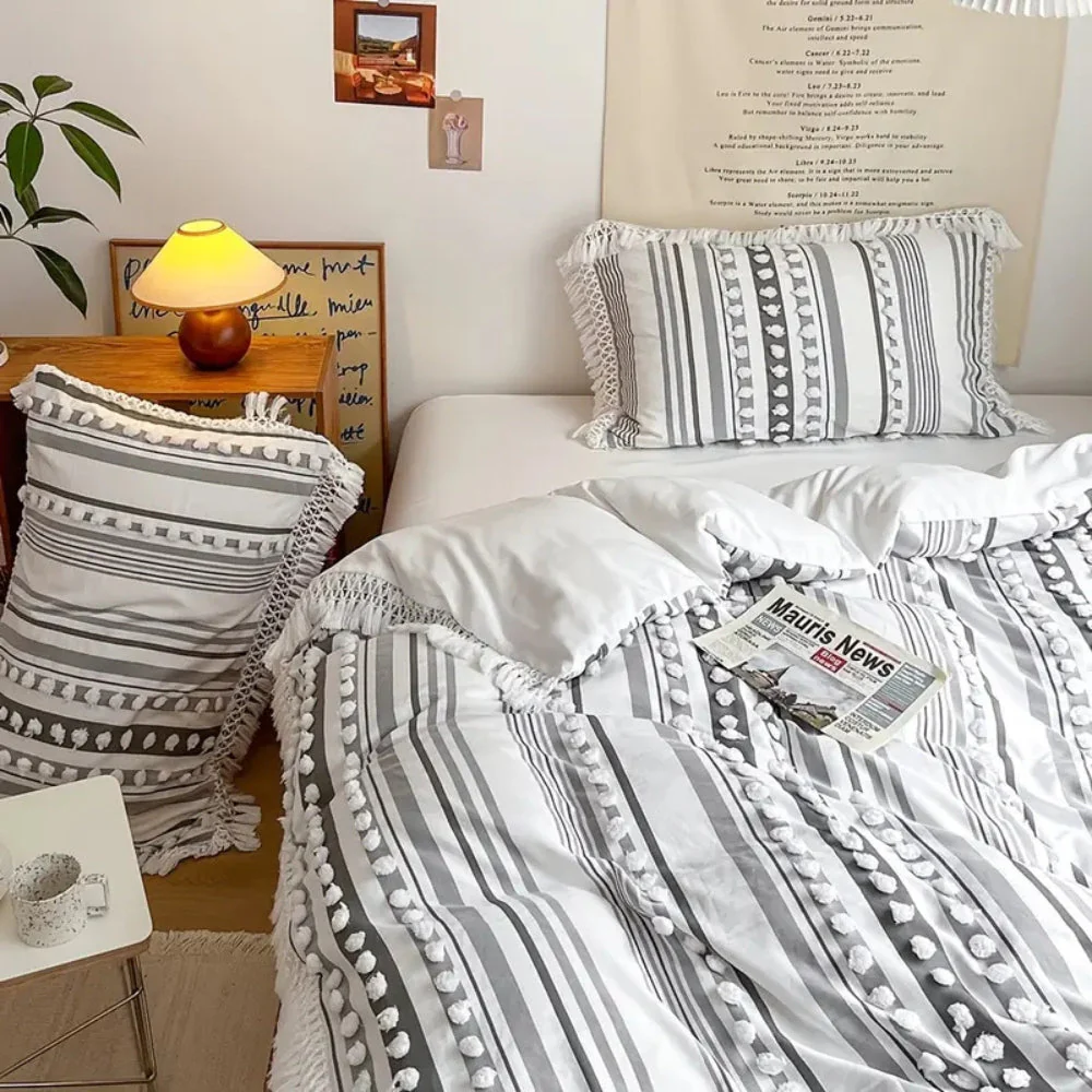Soft Stripe and Tassel Duvet Set | 3pcs - Image 3