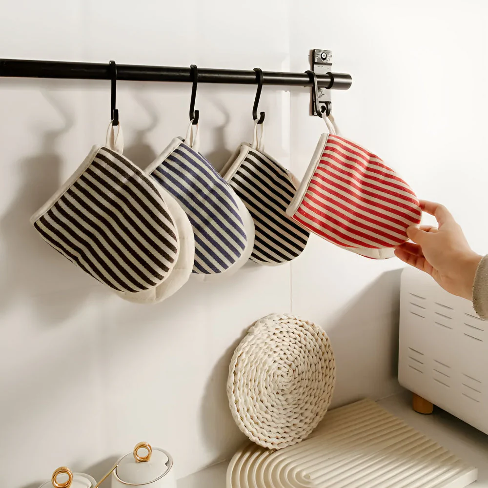 Striped Heat-Resistant Kitchen Mitts - Image 5