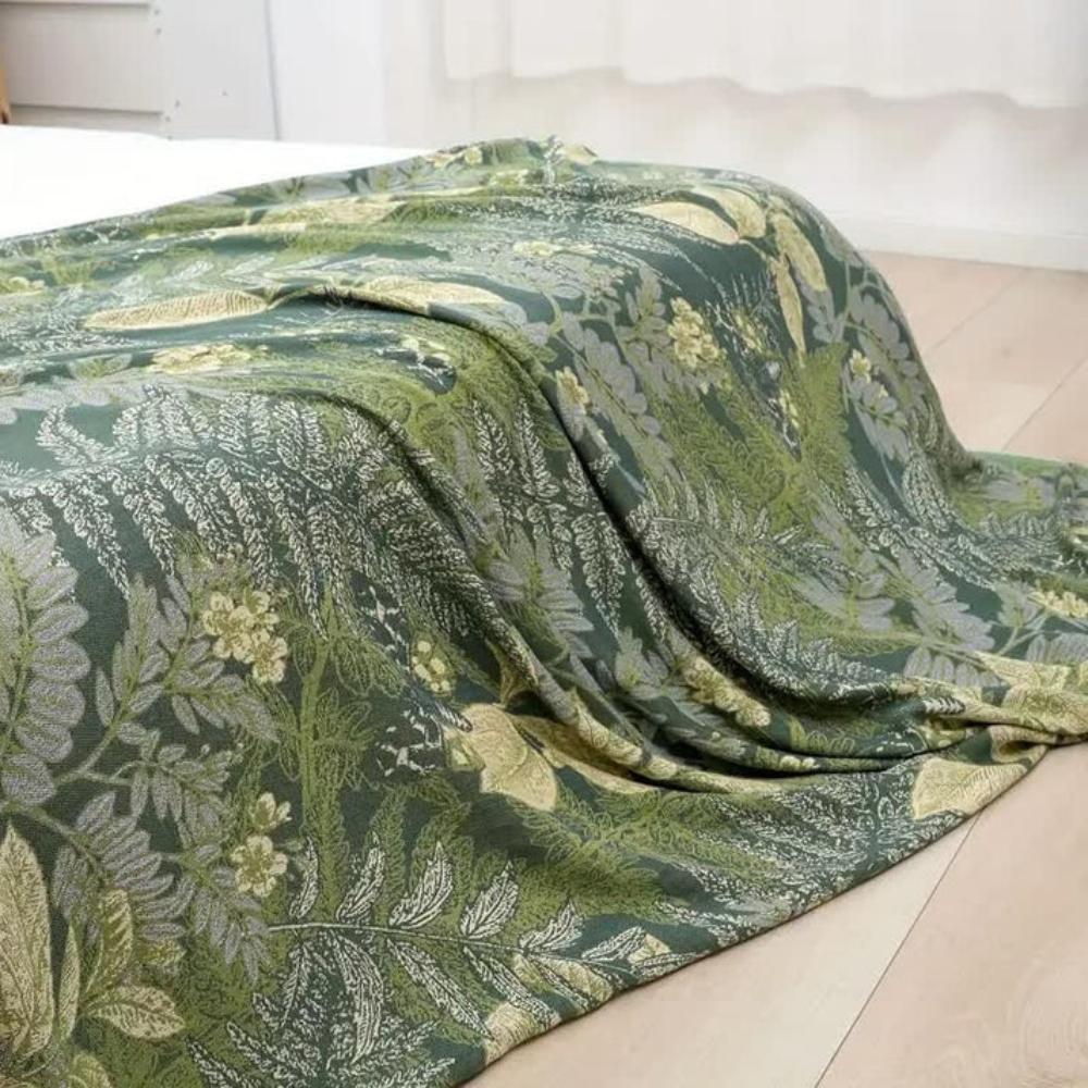 Verdant Leaf Bamboo Fiber Cooling Quilt - Image 3