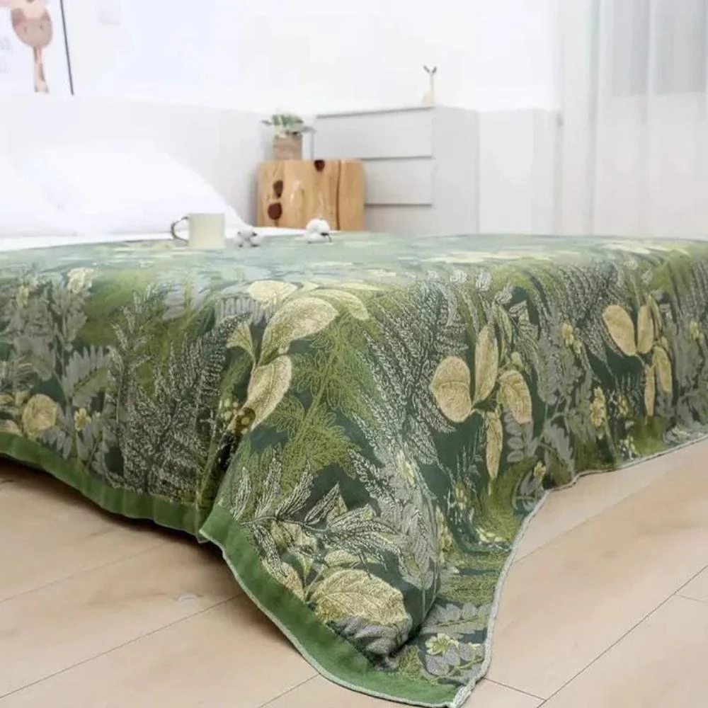 Verdant Leaf Bamboo Fiber Cooling Quilt - Image 4