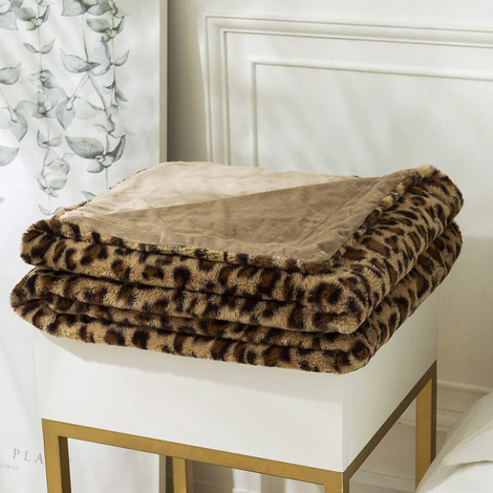 Wild Elegance Leopard Print Blanket - Image 4